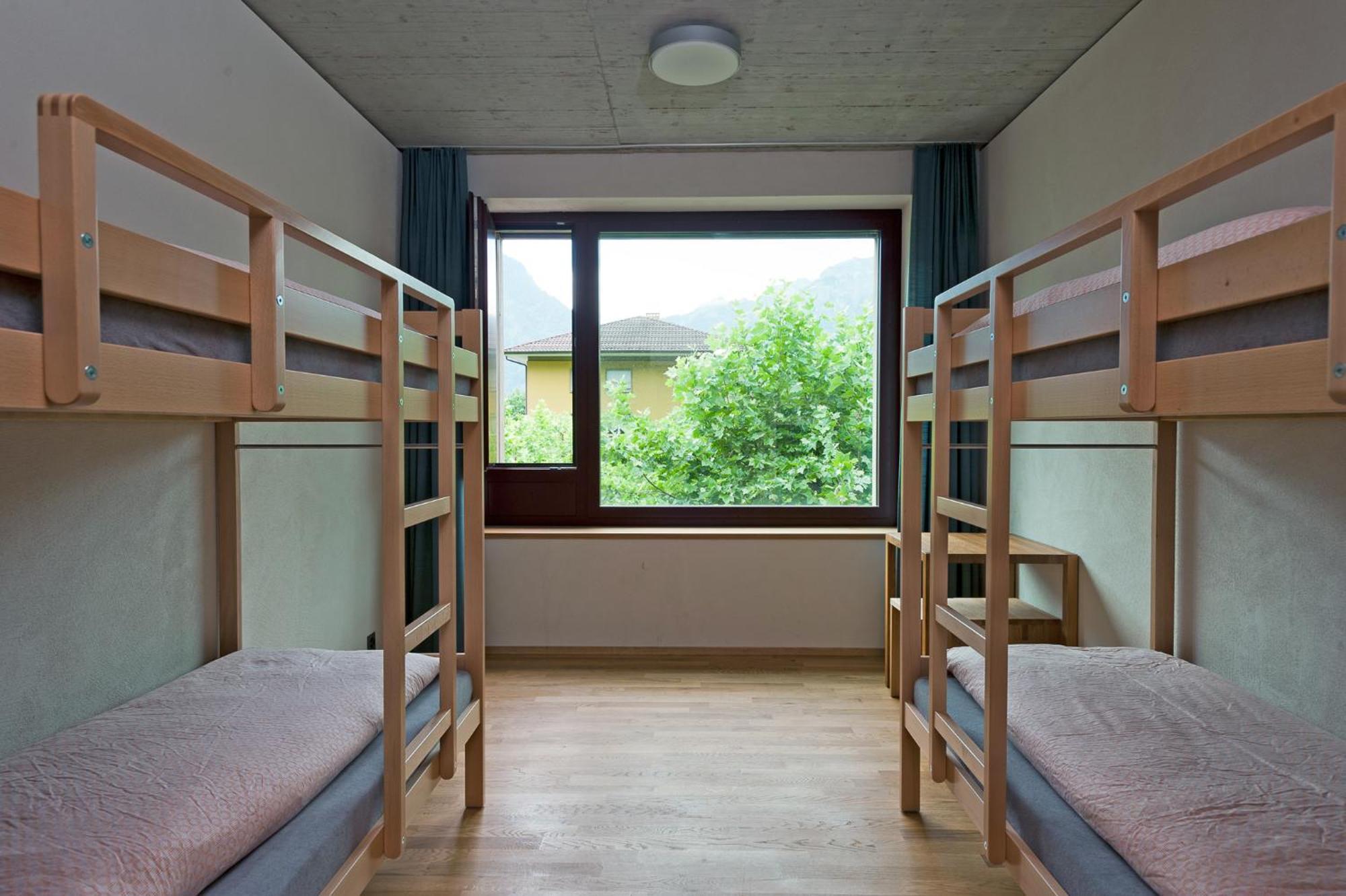 Vierbettzimmer mit Gemeinschaftsbad